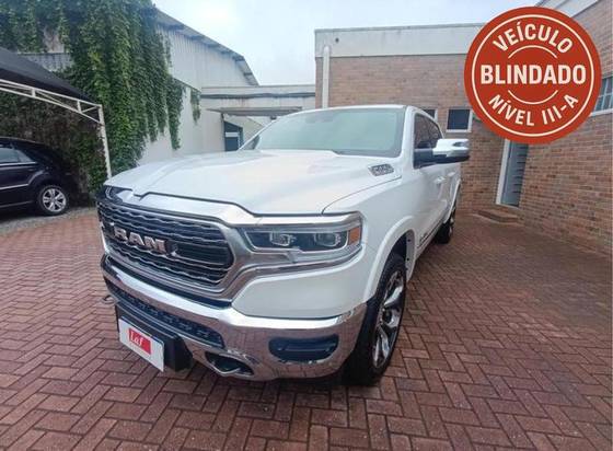 RAM 1500 5.7 V8 GASOLINA LIMITED CD 4X4 AUTOMÁTICO